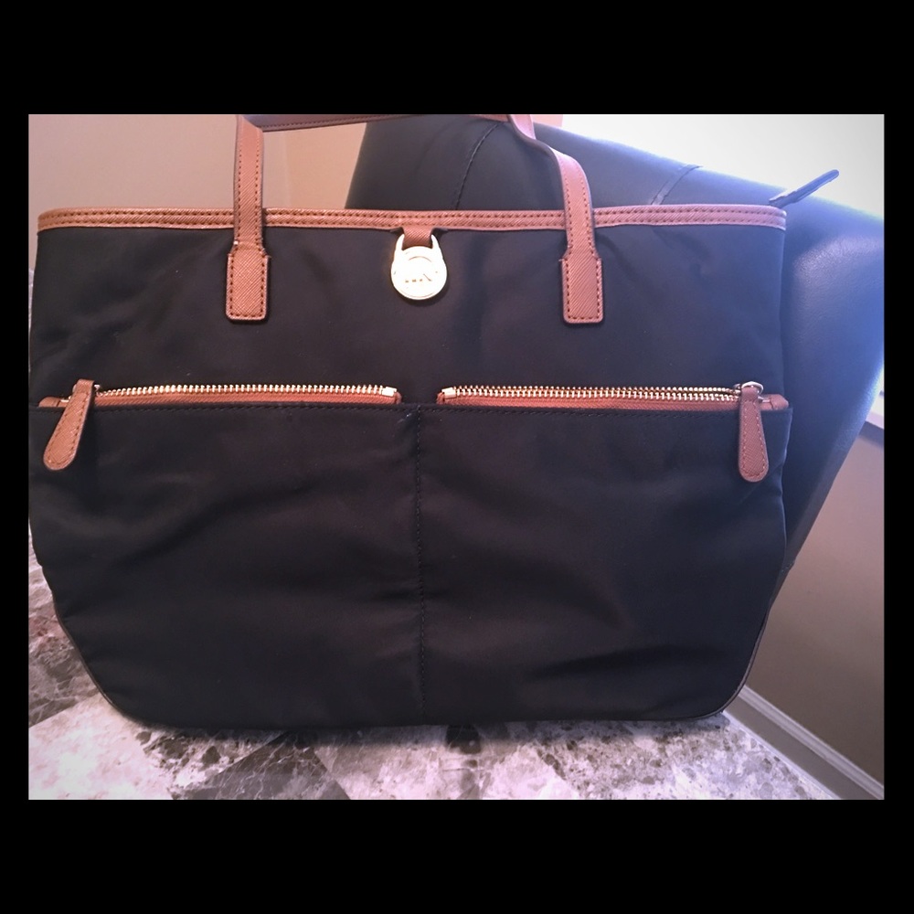 Beautiful MK shoulder bag